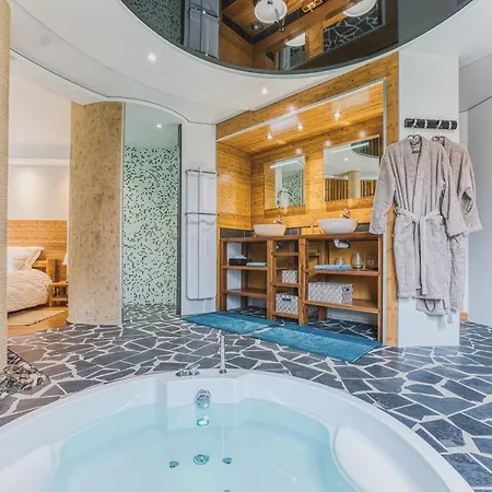 Les Chantrines Bed and Breakfast 4*